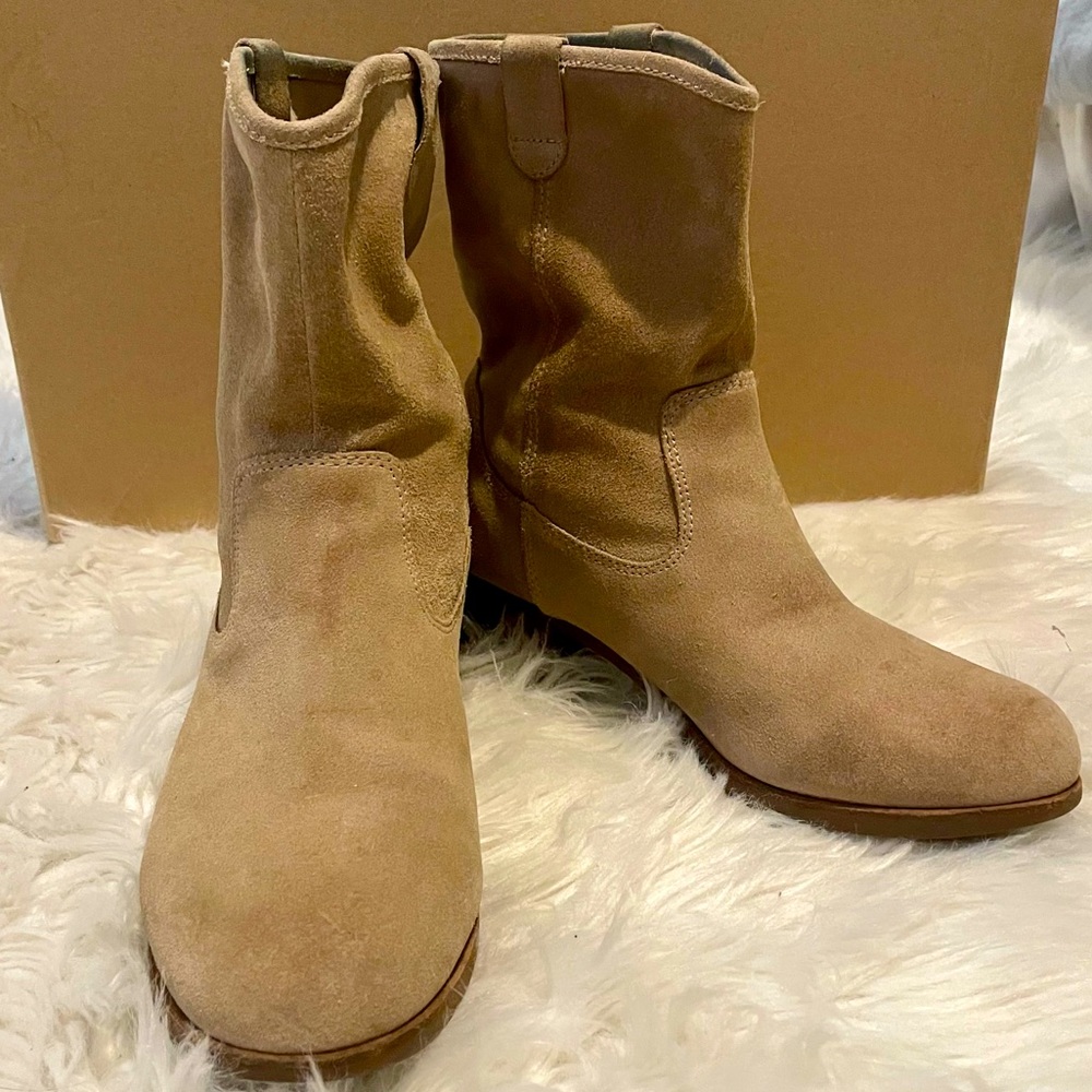 Vintage Suede UGG booties 🐏🥾